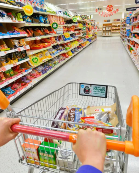 Manual do bolso cheio: 7 truques psicológicos dos supermercados que fazem você gastar mais (e como evitá-los)