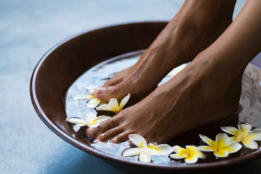 Escalda-pés relaxante: A solução caseira perfeita para aliviar o cansaço das pernas